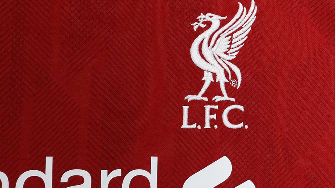 Liverpool presenta su jersey para la temporada 2018-2019