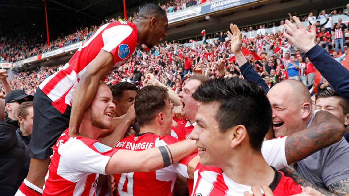 Chucky Lozano y PSV se coronan campeones en Holanda