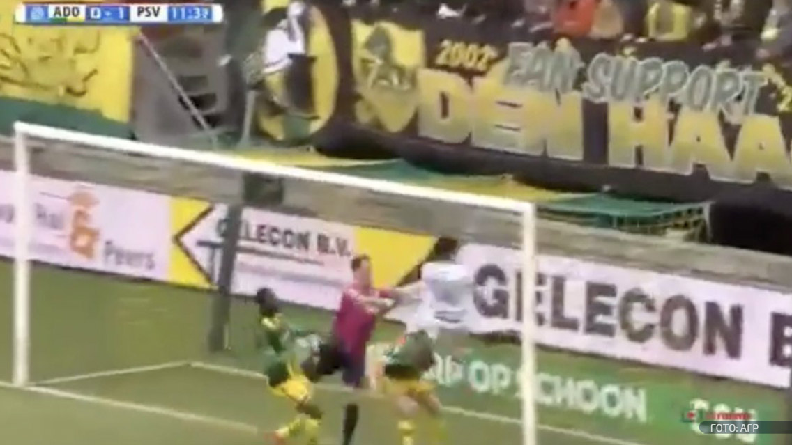 ‘Chucky’ Lozano anota gol y sale lesionado con el PSV