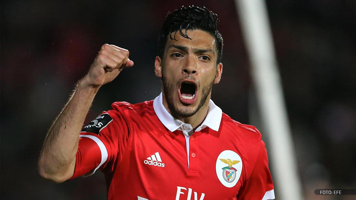 Raúl Jiménez hace doblete y le da el triunfo al Benfica