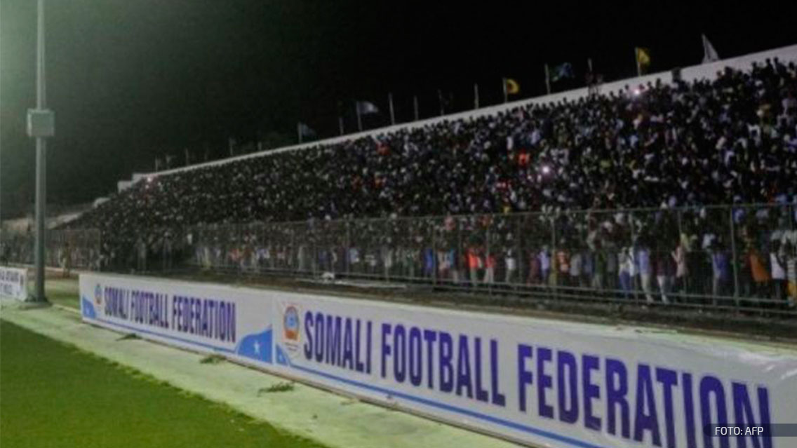 Bomba estalla en estadio de Somalia; cinco muertos y varios heridos