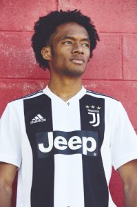 Adidas presenta el nuevo kit de local de la Juventus para la temporada 2018-19 2