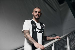 Adidas presenta el nuevo kit de local de la Juventus para la temporada 2018-19 0