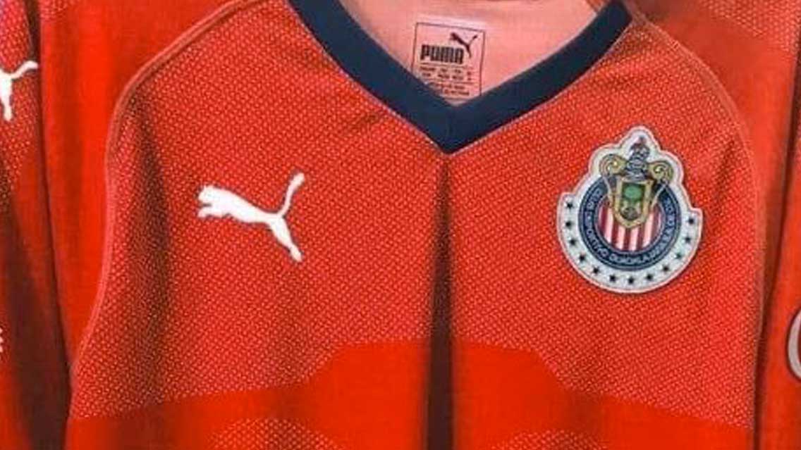 Filtran jersey alternativo de Chivas con nuevo patrocinador