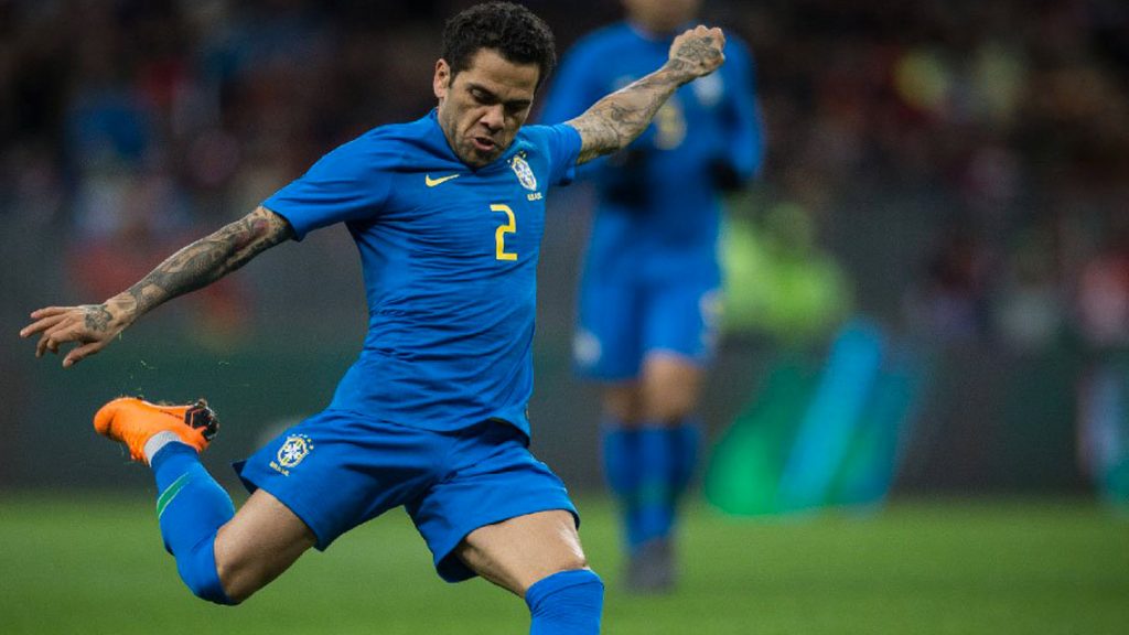 Dani Alves, fuera de de la Copa del Mundo de Rusia 2018