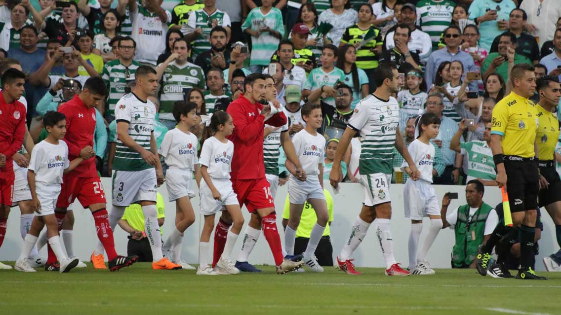 Las increíbles postales que dejó el Santos vs Toluca 1