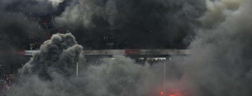 Hamburgo desciende por primera vez y Ultras incendian butacas 3