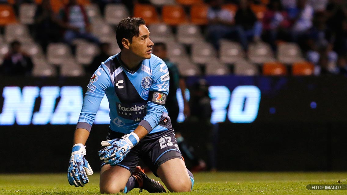 Moisés Muñoz, fuera del Club Puebla