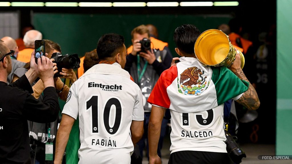 Marco Fabián y Carlos Salcedo tienen nuevo técnico en el Frankfurt 0