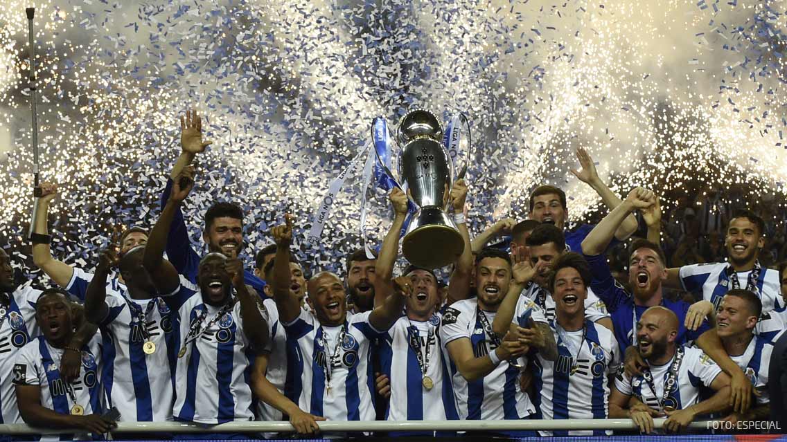 Porto triunfa ante el Feirense y celebra título con Herrera, Reyes y Corona