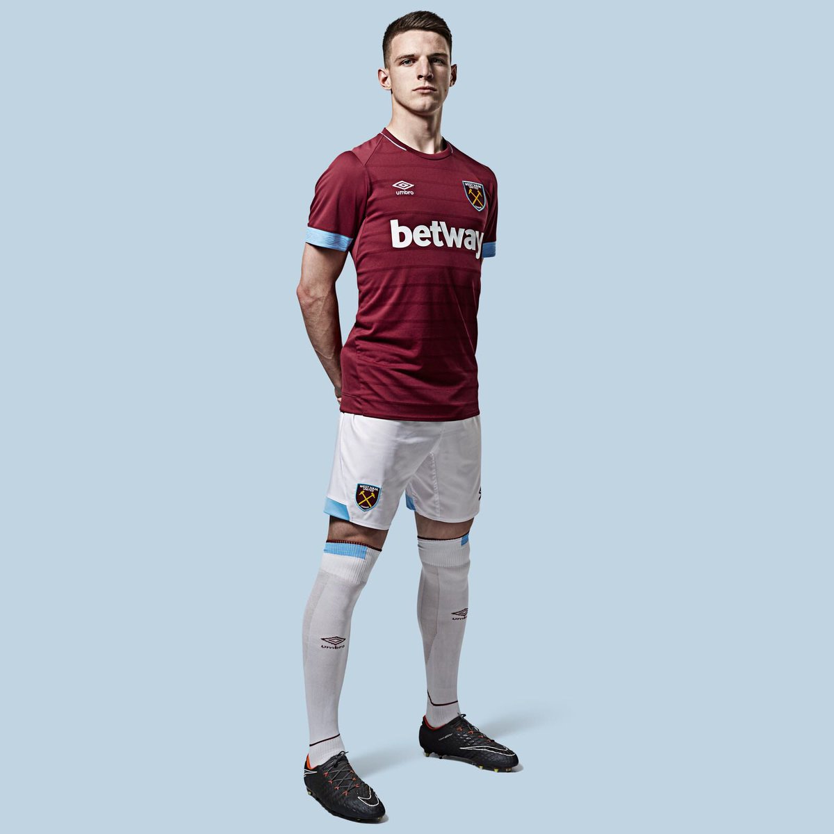 West Ham se olvida de Chicharito en presentación de camiseta 1