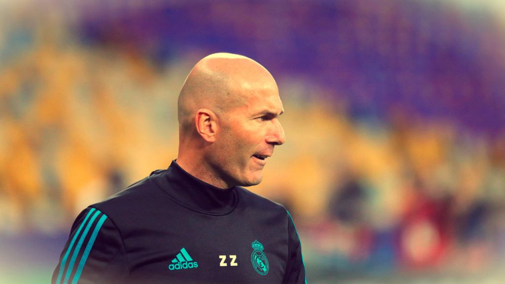 Manchester United sigue de cerca a Zinedine Zidane