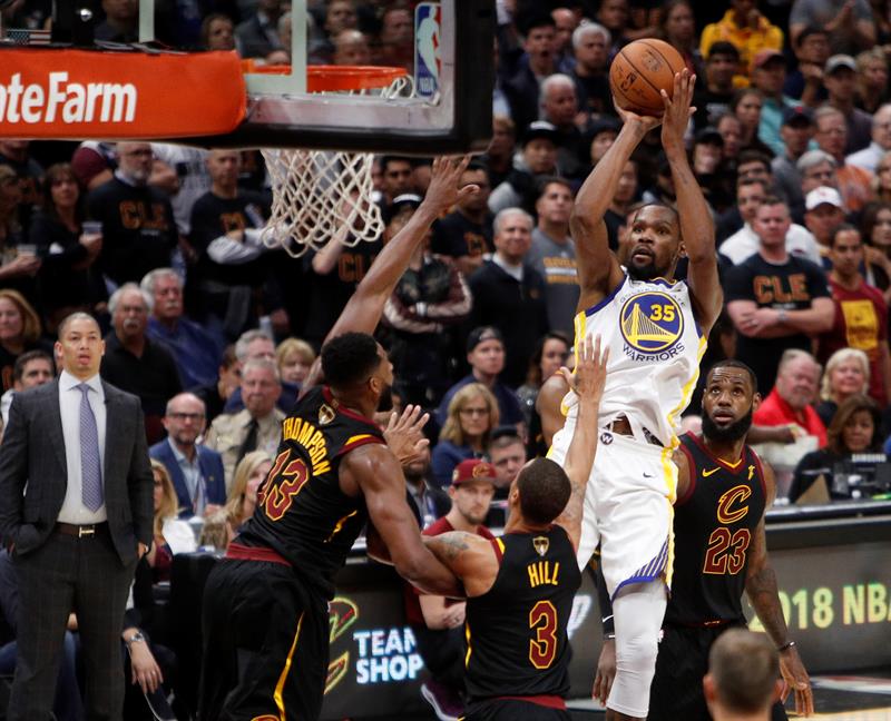 Durant llevó a los Warrios al triunfo