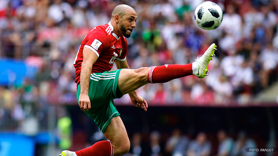 ¡Salió fan! Amrabat acusa a árbitro de pedirle la playera de CR7 a Pepe