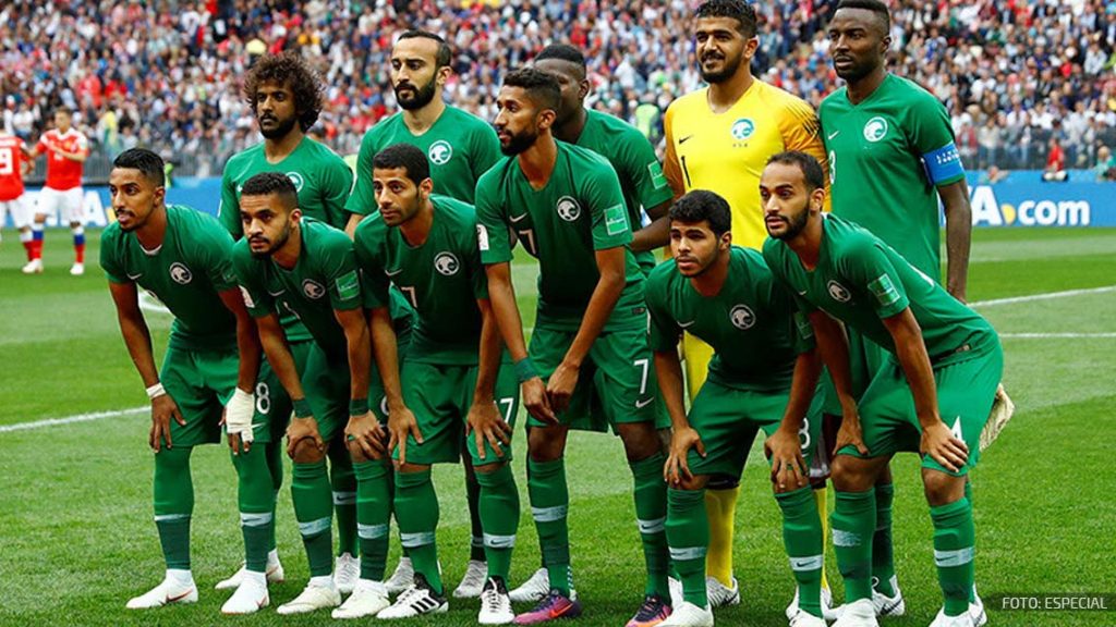 Avión de Arabia Saudita se incendia en pleno vuelo