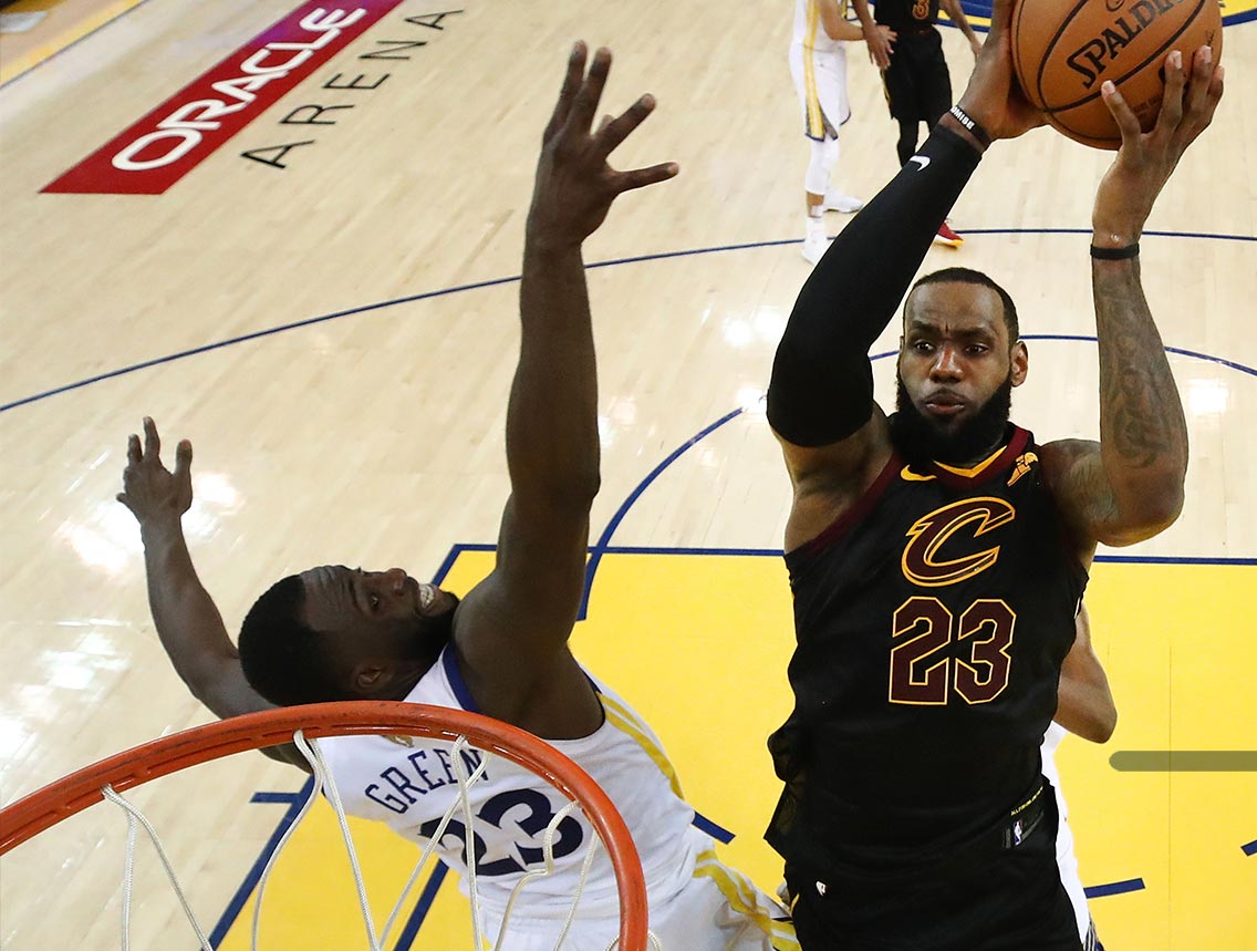 LeBron y Cavs dejan ir en tiempo extra el triunfo ante Warriors 2