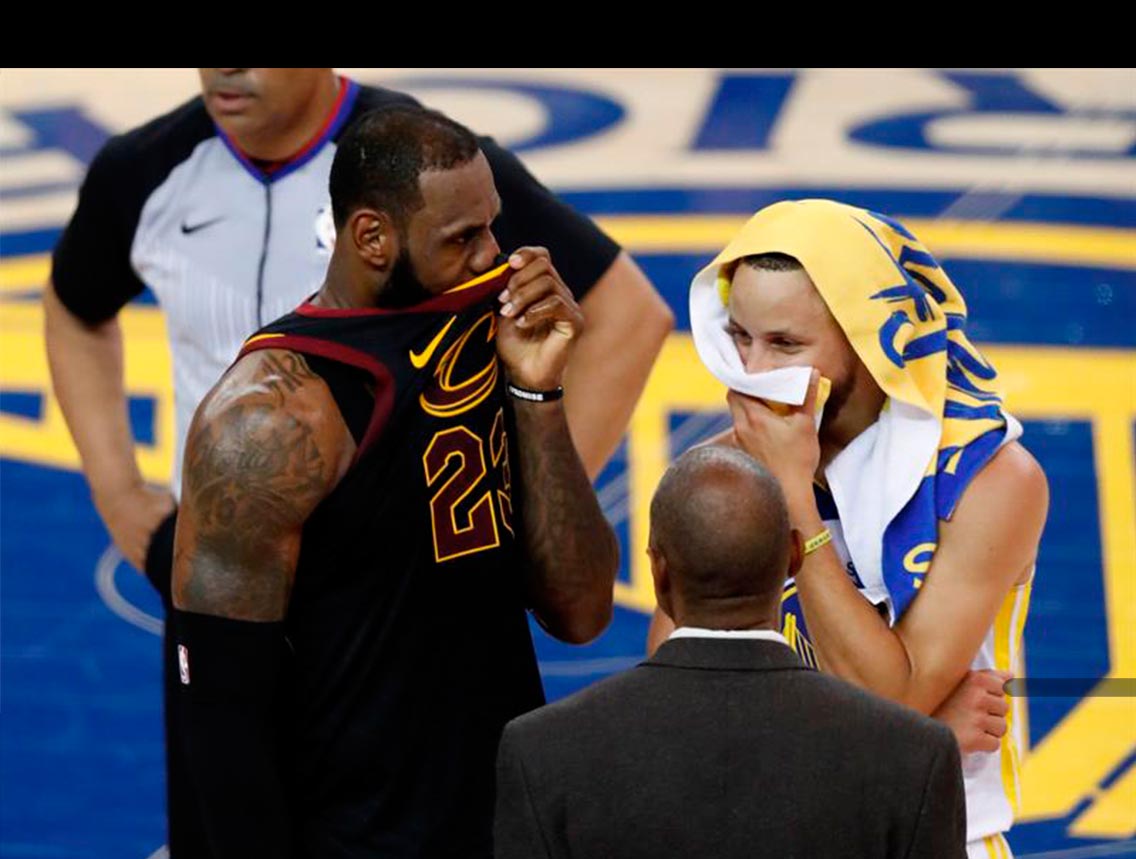 LeBron y Cavs dejan ir en tiempo extra el triunfo ante Warriors 0