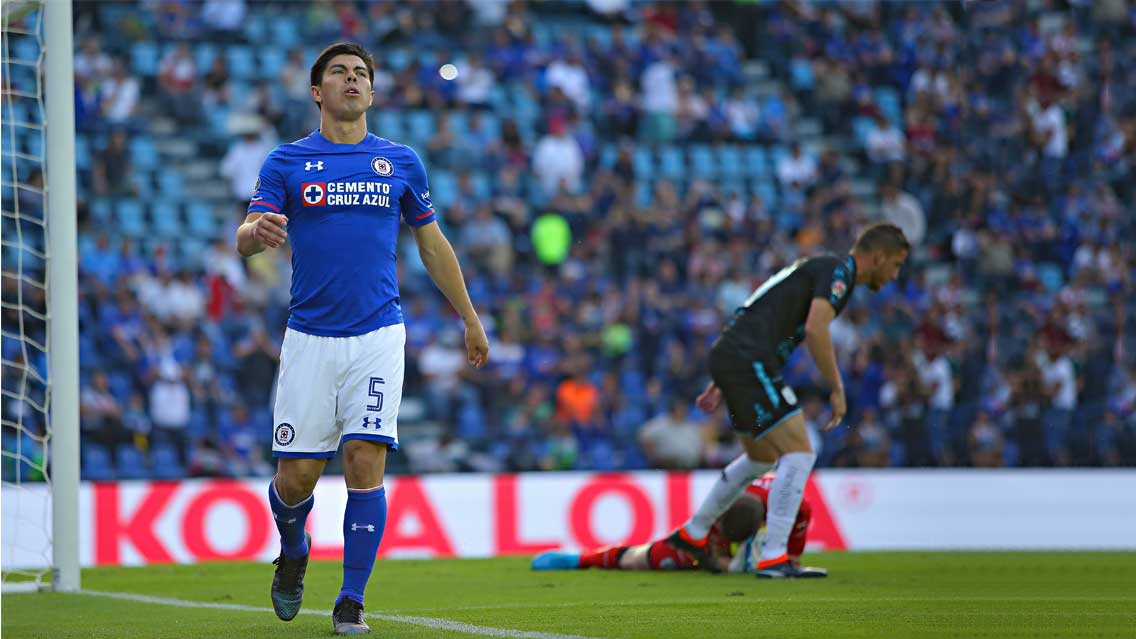 Francisco Silva, muy cerca de salir de Cruz Azul