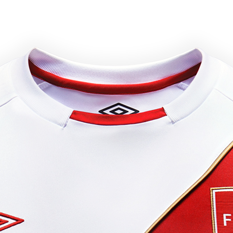 UMBRO presentó el nuevo jersey de Perú para Rusia 2018 3