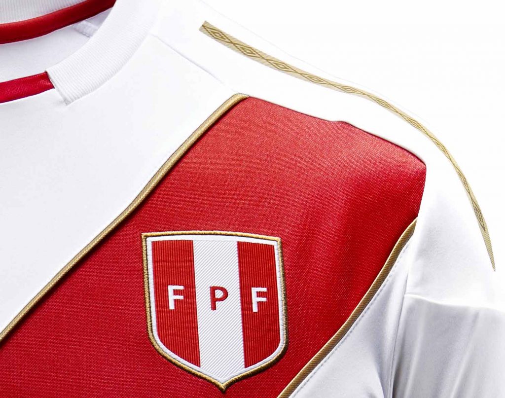 UMBRO presentó el nuevo jersey de Perú para Rusia 2018 0