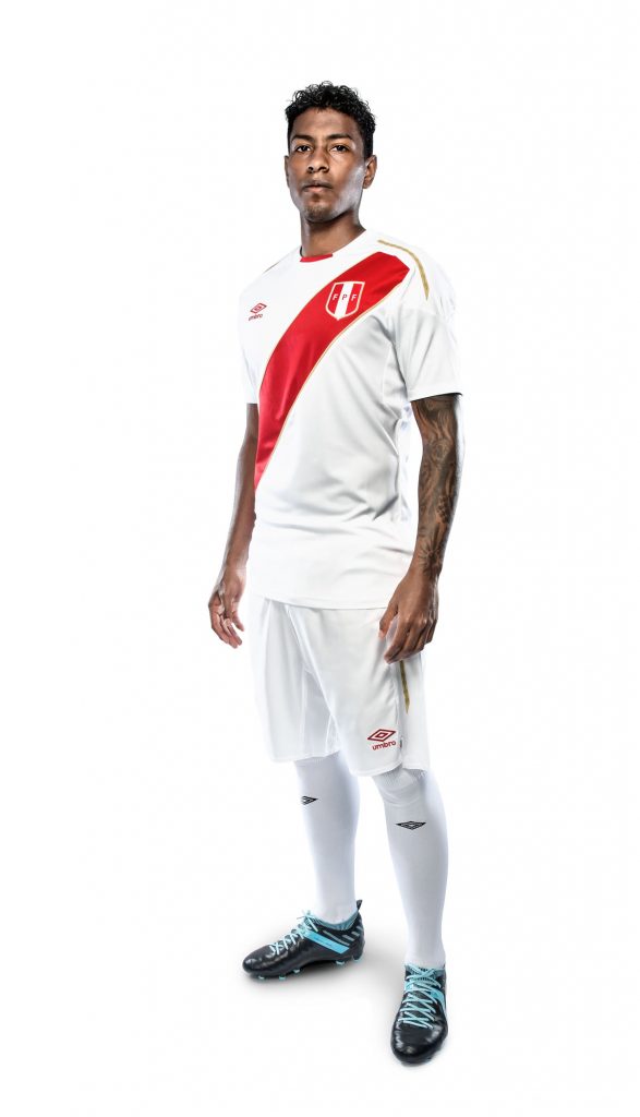 UMBRO presentó el nuevo jersey de Perú para Rusia 2018 2