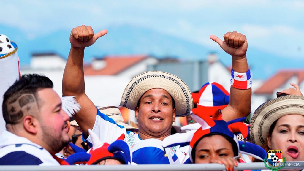 Aficionados de Panamá disfrutan su primer partido en una Copa del Mundo
