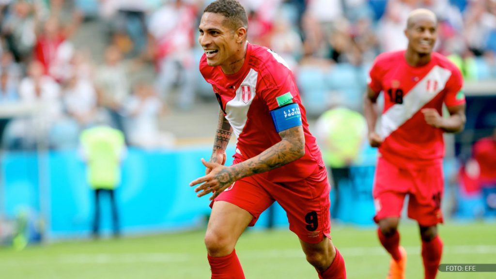 Paolo Guerrero grita su primer gol con Perú en mundiales