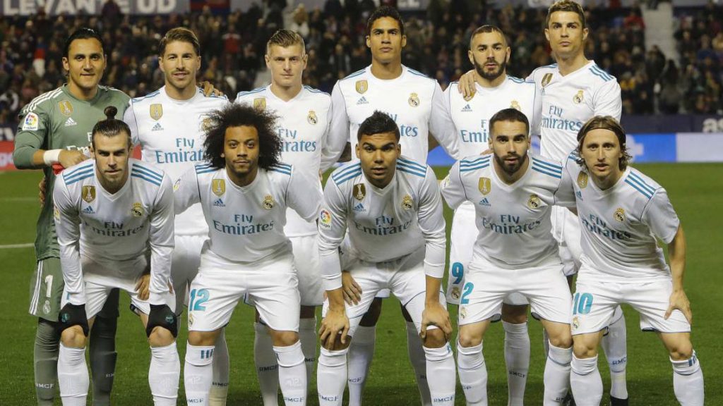 Manchester United va por dos estrellas del Real Madrid