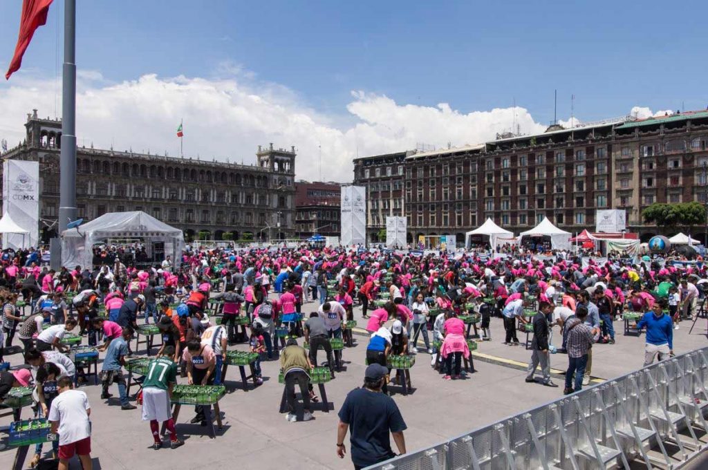 México rompió Récord Guinness Mundial en futbolito de mesa 2
