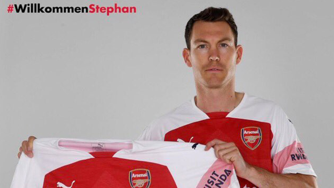 Arsenal oficializa la llegada del suizo Stephan Lichtsteiner