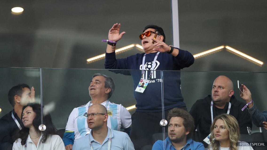 El show de Maradona en el Argentina vs Islandia