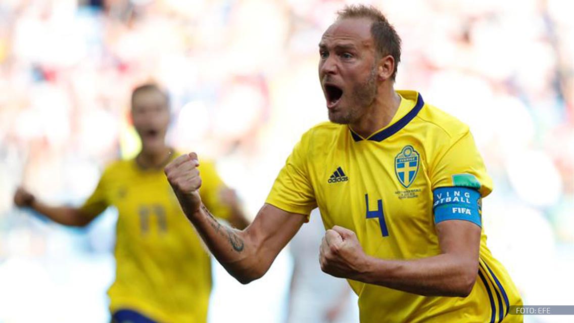 Suecia gana con gol de penal gracias al VAR a Corea del Sur
