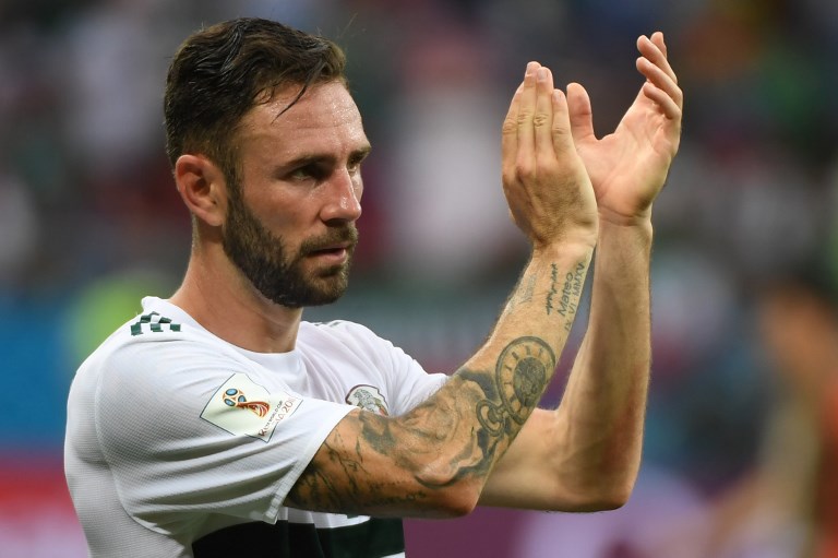 Miguel Layún fuera del Sevilla