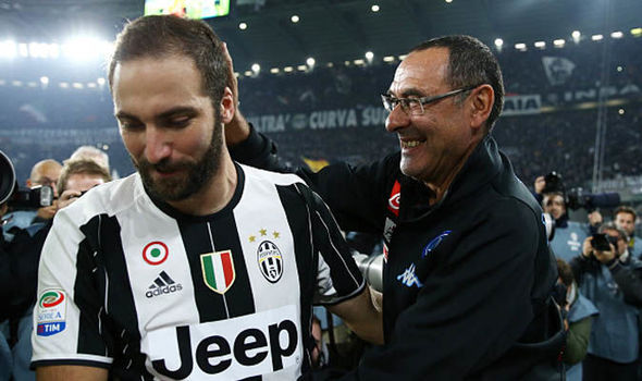 Sarri quiere a Higuaín en el Chelsea