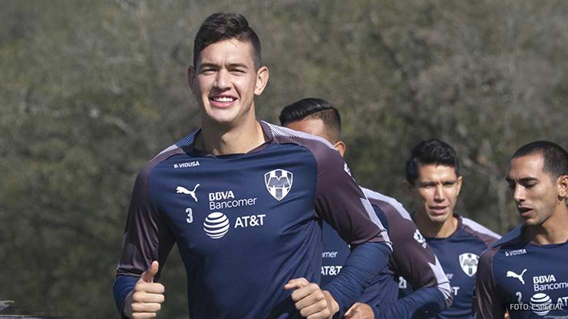 César Montes es buscado por clubes europeos