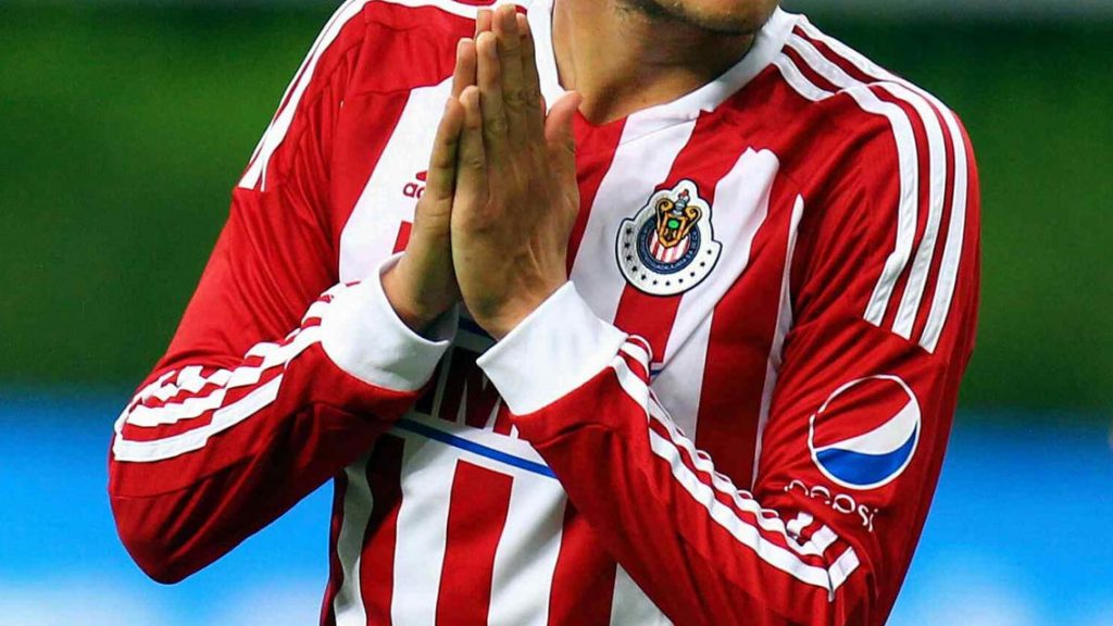 Ex de Chivas es presentado en futbol europeo