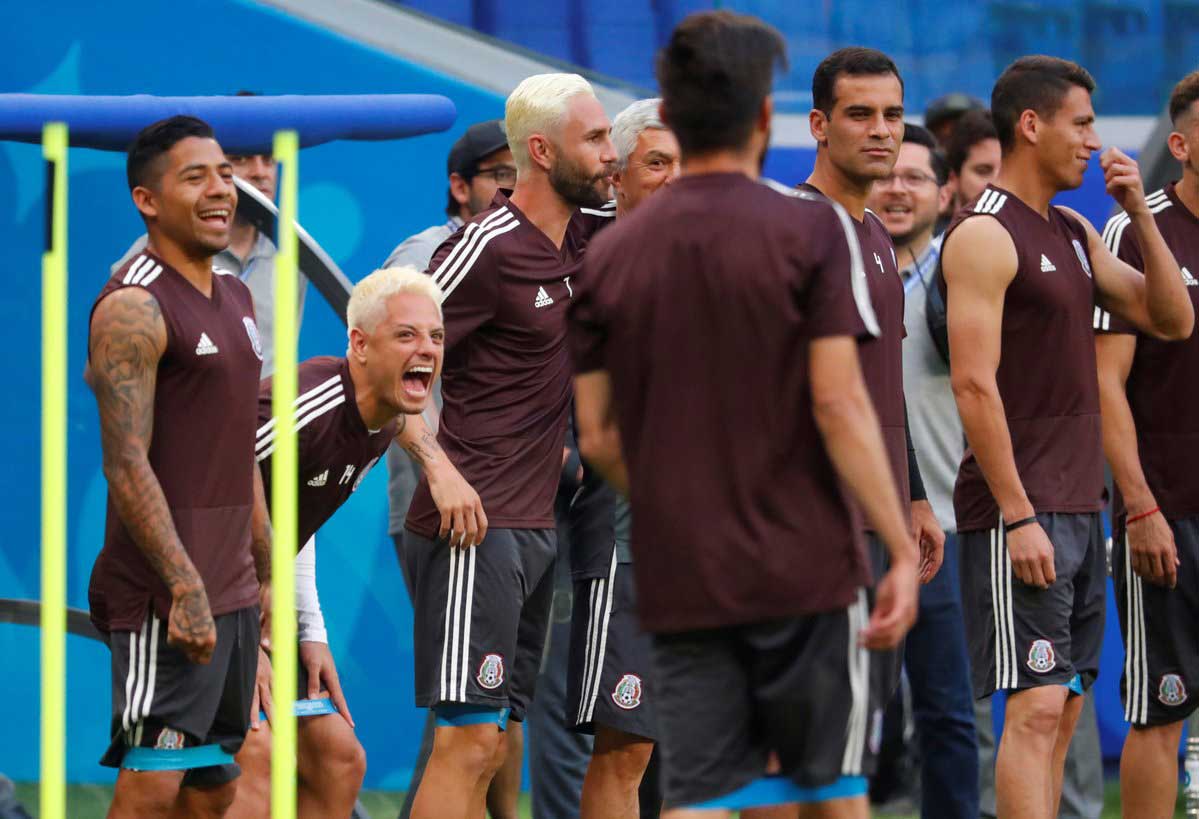 Chicharito y Layún cambian de look previo a duelo vs Brasil 0