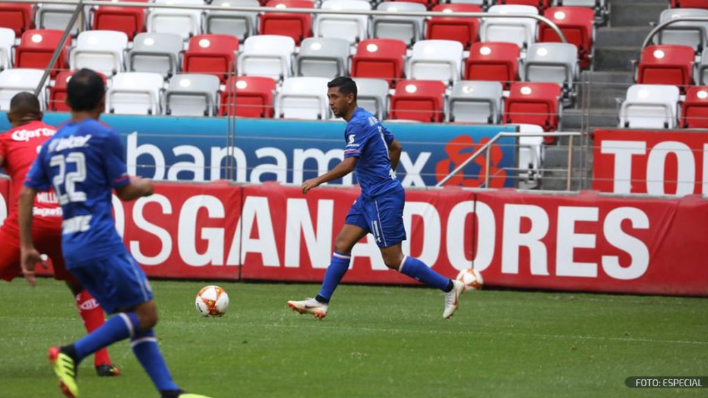 Cruz Azul iguala con Toluca; Triverio falla penal en su debut