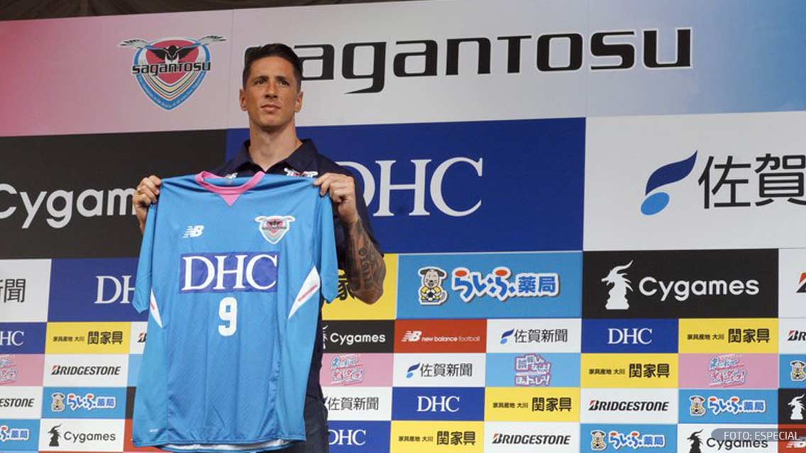 Fernando Torres llega a Japón y es presentado con Sagan Tosu