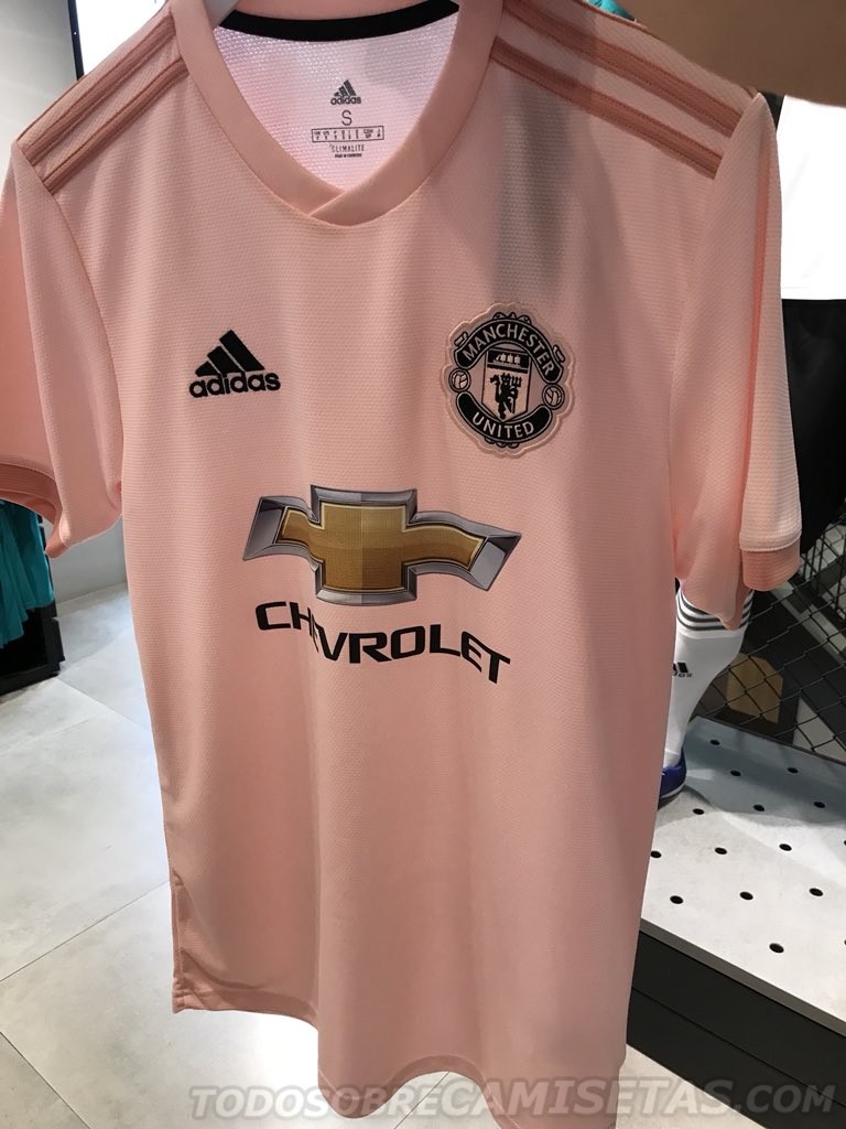 ¡Rosa! La sorpresiva playera del Manchester United 0