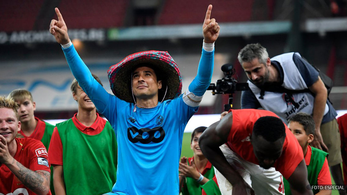 La memorable celebración de Memo Ochoa tras triunfo en Lieja ...