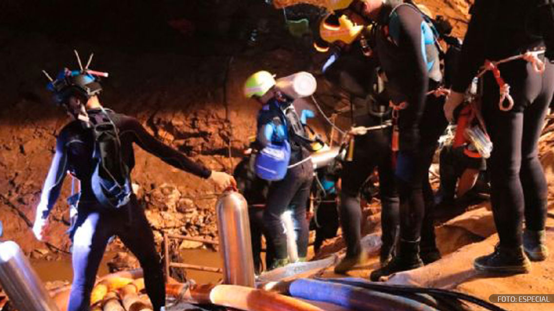 Rescatan a jugadores y entrenador atrapados en una cueva en Tailandia 0
