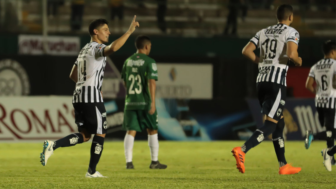 Ponchito González fuera de Rayados de seis a ocho meses