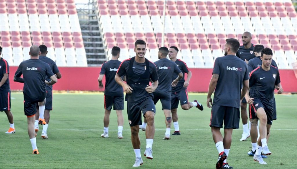 Sevilla se lleva a André Silva del AC Milan