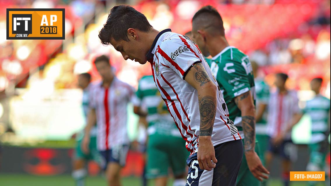 Chivas, una pena; cae con Santos en el debut de Chava Reyes Jr.