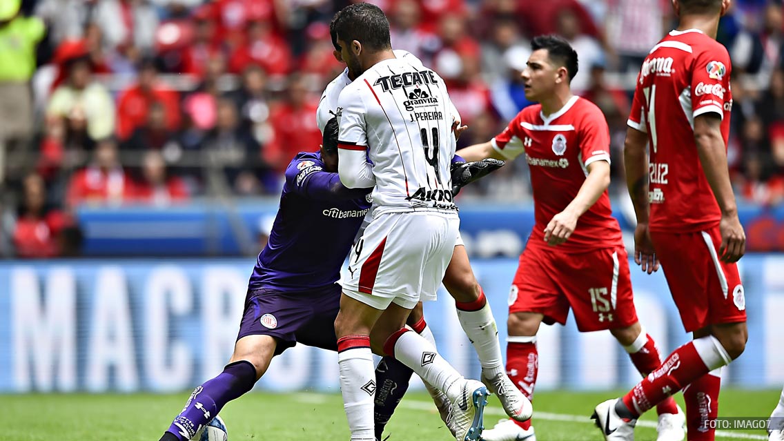 Toluca y Chivas dividen puntos en intenso duelo 0