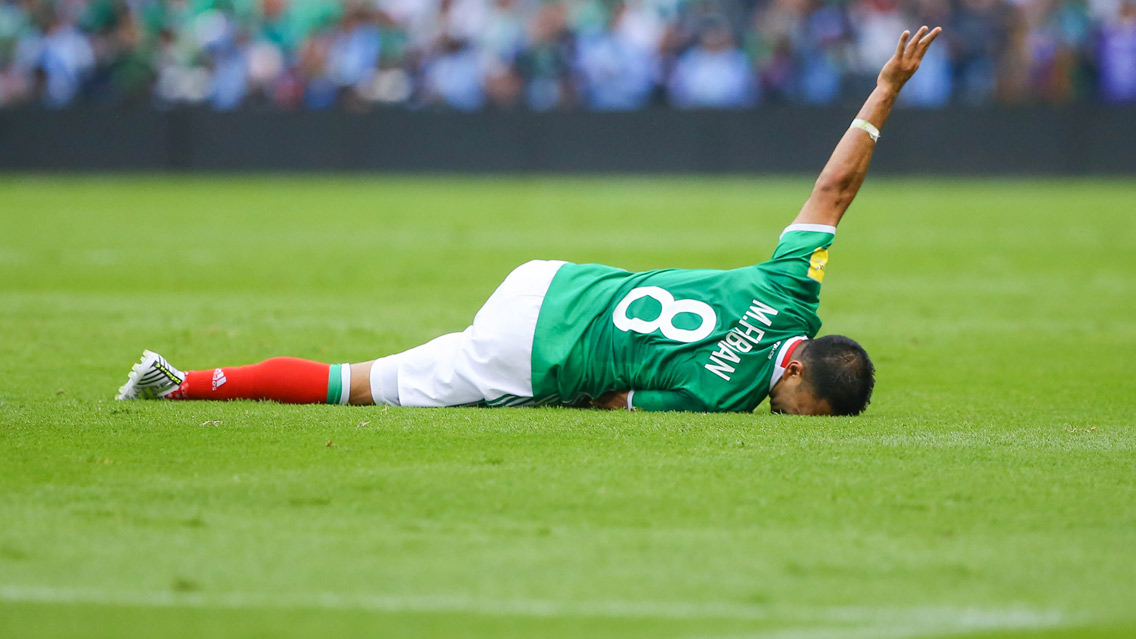 La lesión que le impidió a Marco Fabián fichar por Fenerbahçe