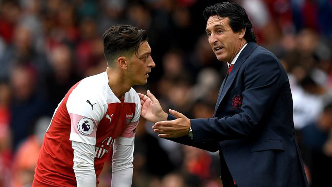 Mezut Özil habría enfurecido con Unai Emery