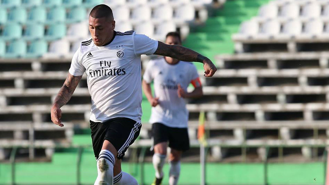 Nico Castillo no debutará con Benfica por culpa del América