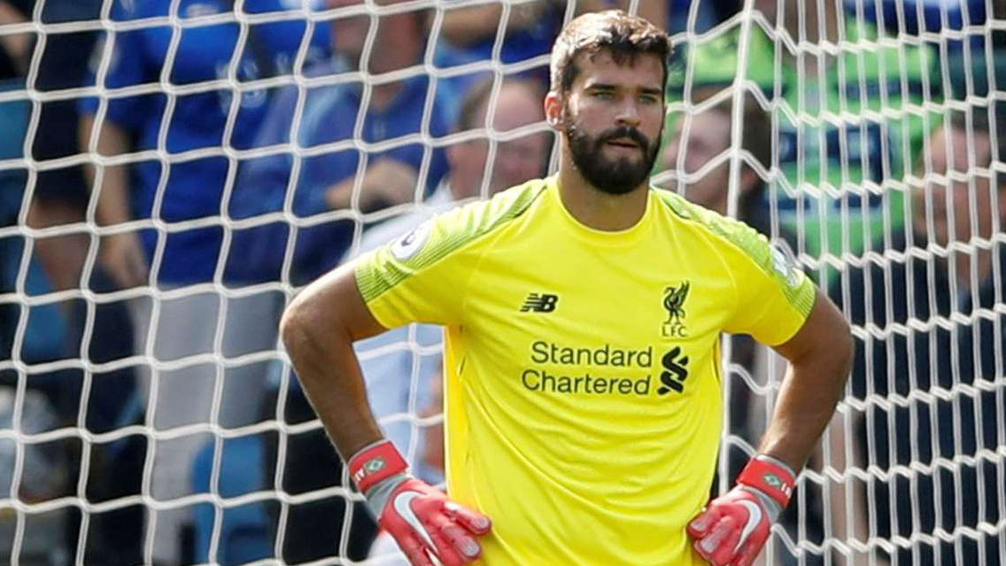 Liverpool sigue padeciendo en el arco con todo y Alisson Becker